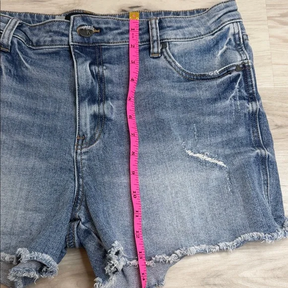 KUT Gidget Distressed High Rise Denim Women Shorts size 12 - Picture 5 of 13